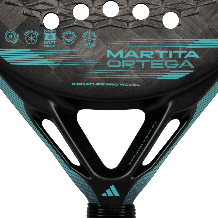 Pala Padel Adidas Cross It Light de Marta Ortega 2024 4